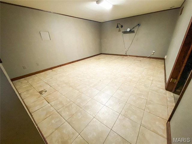 19113 Bent Oak Dr, Warrenton, MO 63383 - unfurnished room with light tile patterned flooring and baseboards