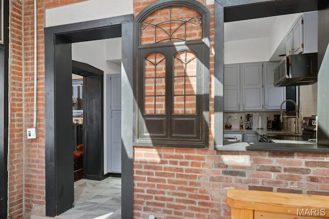 921 Morrison Ave, Saint Louis, MO 63104 - doorway to property featuring french doors