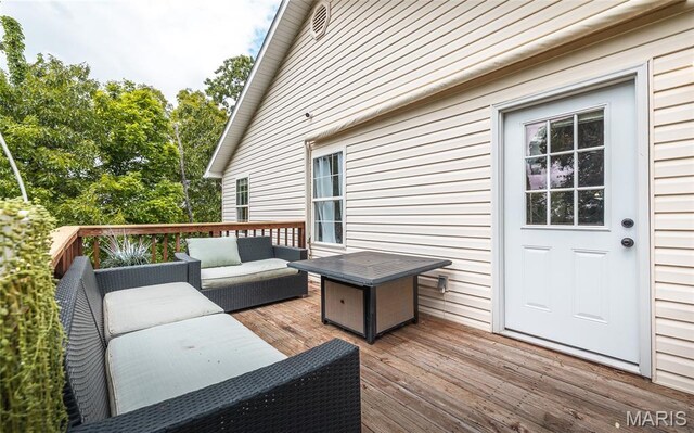 104 Crosscut Rd, Saint Robert, MO 65584