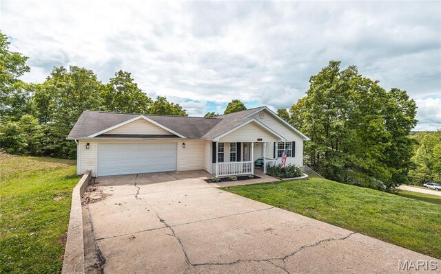 104 Crosscut Rd, Saint Robert, MO 65584