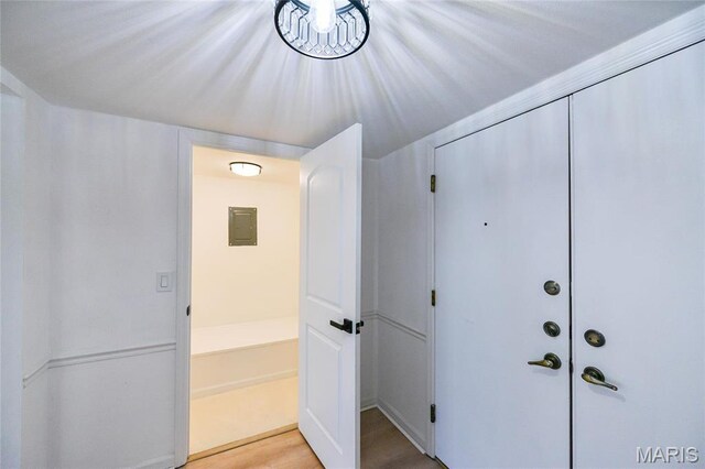 590 Sarah Ln Unit 303, Saint Louis, MO 63141 - entryway with wood finished floors