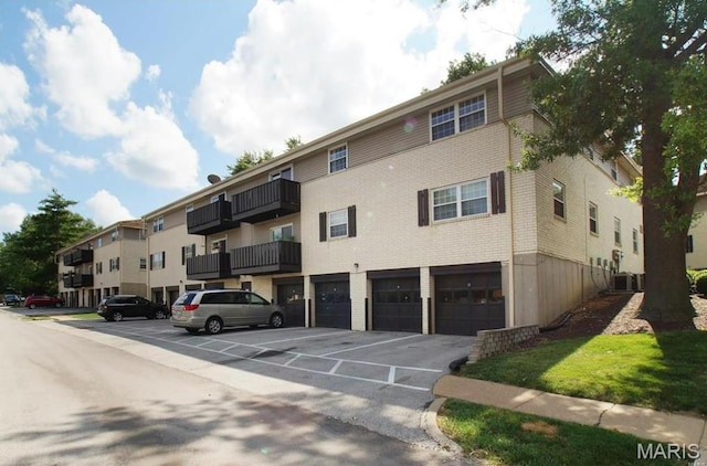 160 Cumberland Park Ct Unit G, Ballwin, MO 63011 - photo 2