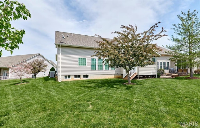 225 River Bluff Ct, Troy, MO 63379 - back of property featuring a yard