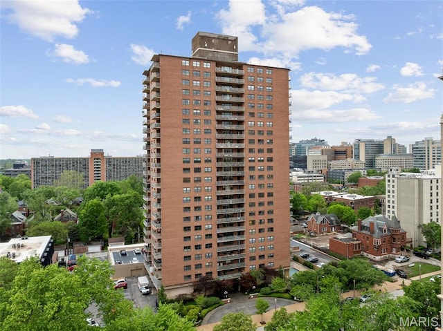 4466 W Pine Blvd Unit 2E, Saint Louis, MO 63108 - view of property featuring a view of city