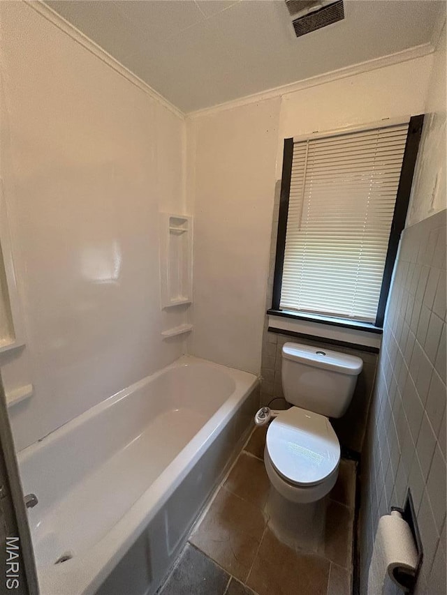 10140 Mayfair Dr, Saint Louis, MO 63136 - full bathroom featuring toilet