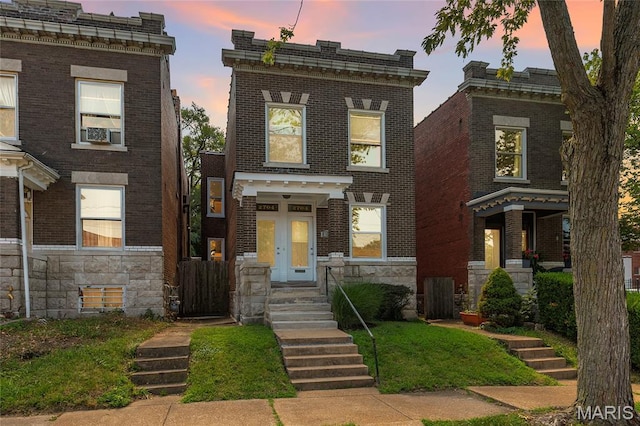 2704 Alhambra Ct, Saint Louis, MO 63118 - photo 1