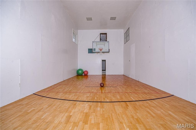 634 N 200th St, Vandalia, IL 62471 - view of sport court featuring community basketball court