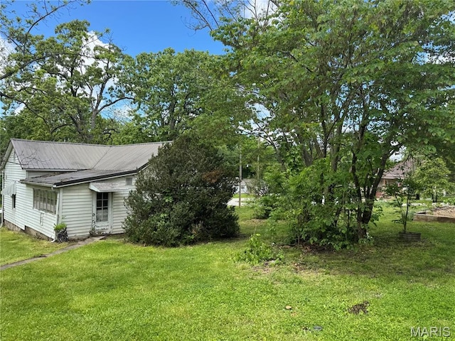 view of grassy yard