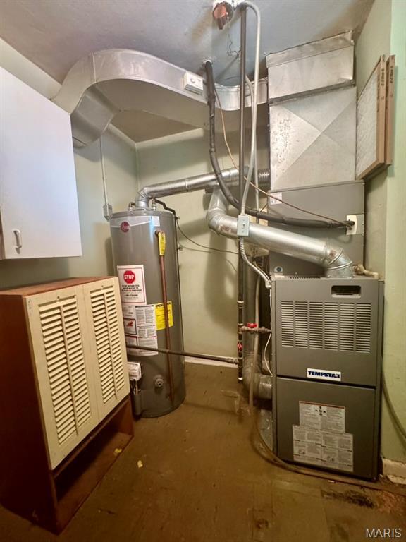 1709 Korando Ave, Saint Louis, MO 63114 - utilities featuring gas water heater
