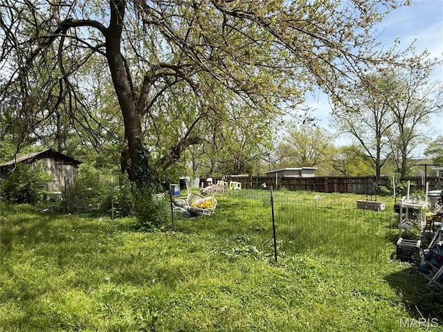 108 Hampton Ave, Park Hills, MO 63601 - view of yard with fence