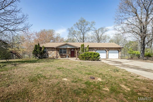 15625 Talon Ln, Saint Robert, MO 65584 - single story home with a garage, concrete driveway, stone siding, and a front yard