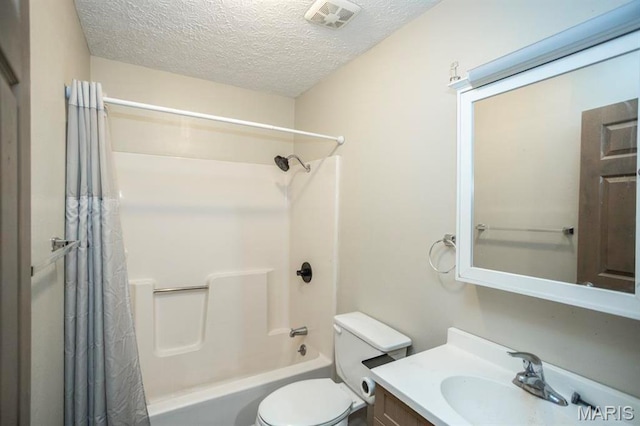 15625 Talon Ln, Saint Robert, MO 65584 - full bath featuring a textured ceiling, vanity, toilet, and shower / tub combo