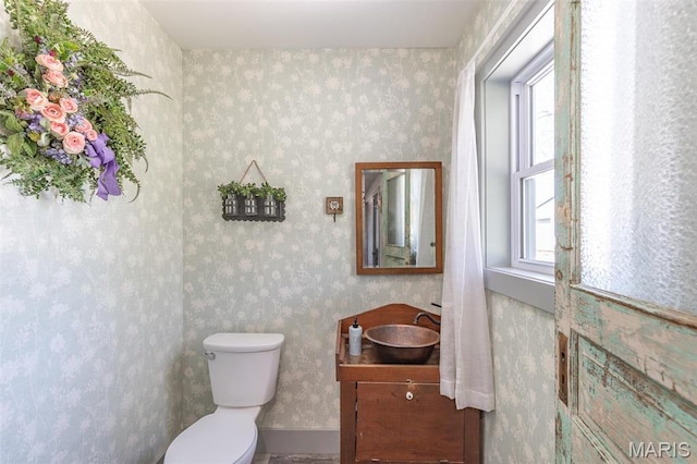 176 Carter 205, Van Buren, MO 63965 - bathroom featuring wallpapered walls, toilet, and vanity