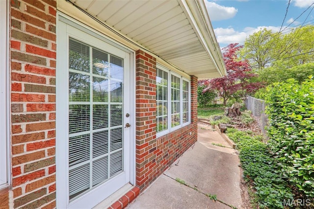 4116 Parker Ave, Saint Louis, MO 63116 - view of patio featuring fence