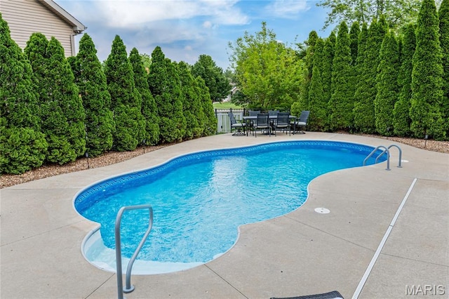 2 Pearview Ct, Saint Peters, MO 63376 - outdoor pool with a patio and outdoor dining space