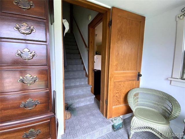 104 E 12th St, Hermann, MO 65041 - view of stairs