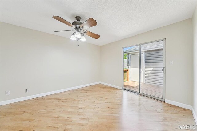 1521 Oriole Ln, Brentwood, MO 63144 - empty room featuring light wood-style flooring, baseboards, a ceiling fan, and a textured ceiling