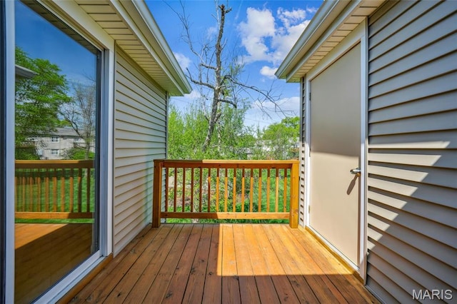 1521 Oriole Ln, Brentwood, MO 63144 - view of wooden terrace