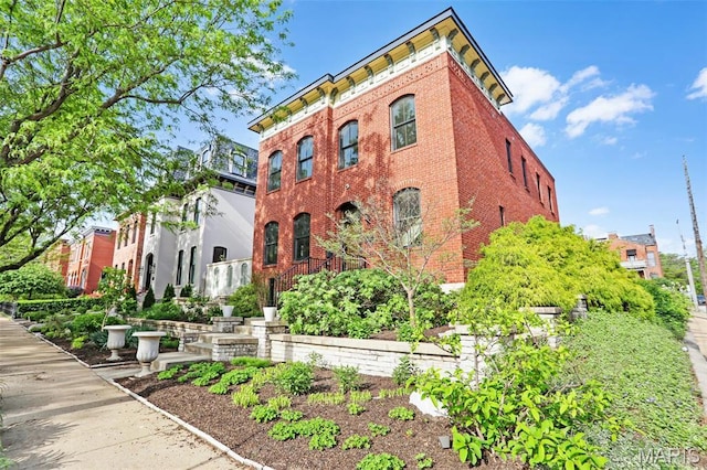 1201 Dolman St, Saint Louis, MO 63104 - view of building exterior