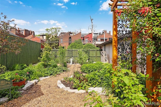 1201 Dolman St, Saint Louis, MO 63104 - fenced backyard with a residential view