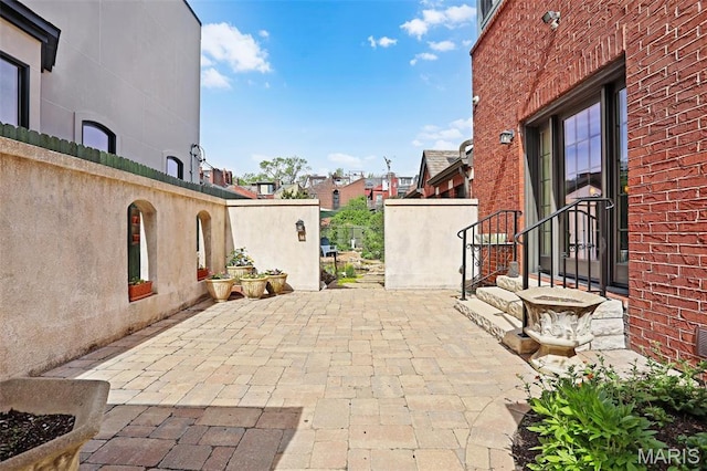 1201 Dolman St, Saint Louis, MO 63104 - view of patio / terrace with a residential view