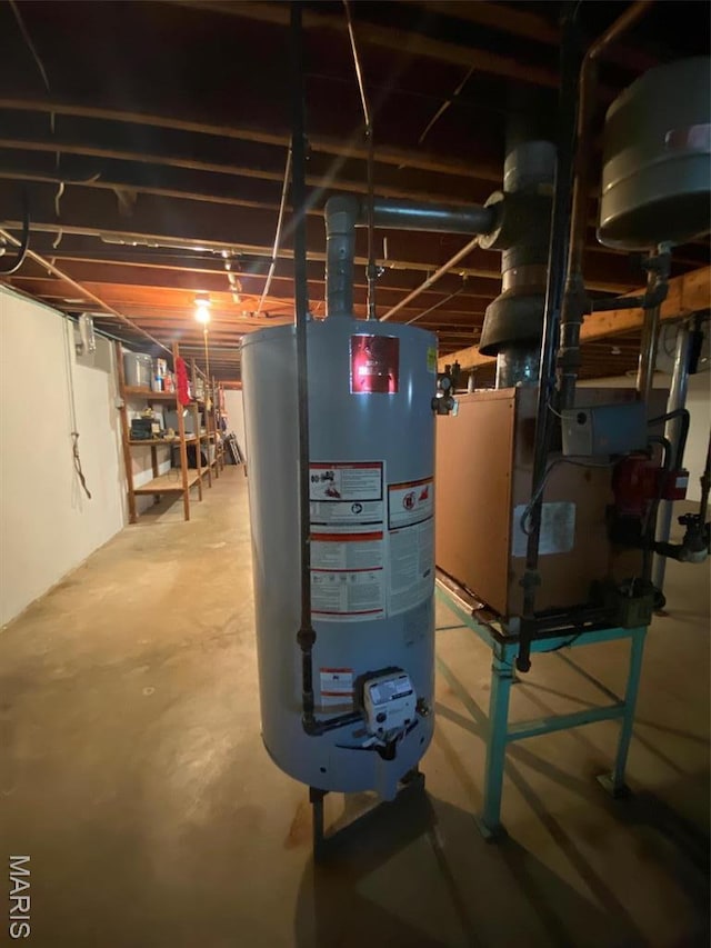 123 S Oak St, Nokomis, IL 62075 - utilities with water heater