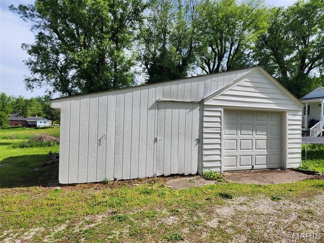 340 Kemper St, Troy, MO 63379 - view of detached garage