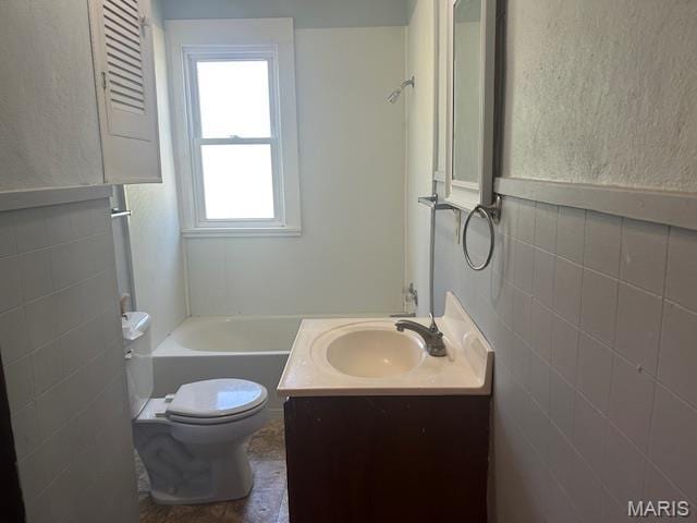 340 Kemper St, Troy, MO 63379 - full bath with vanity and a tub