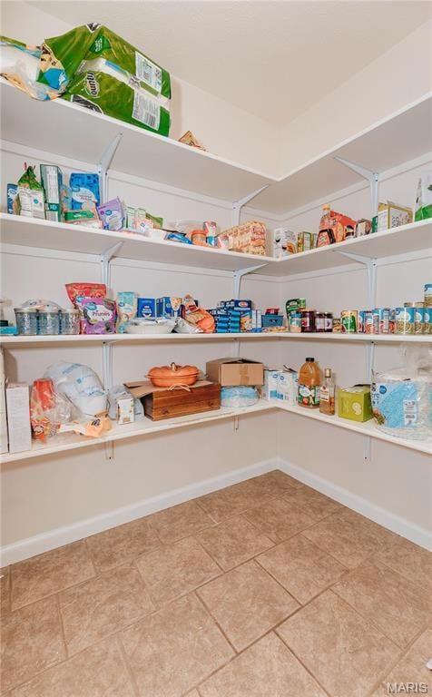 140 Vernon St, Saint Robert, MO 65584 - view of pantry