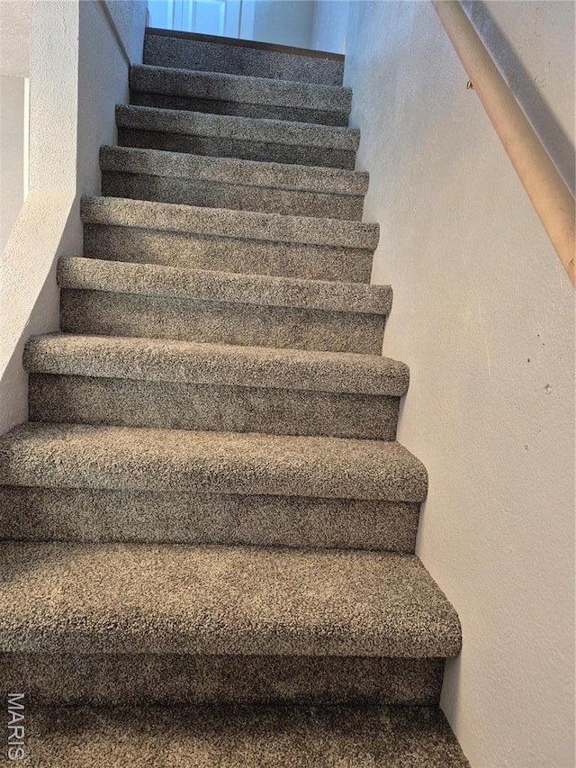 3308 Kendall Ave, Alton, IL 62002 - view of staircase