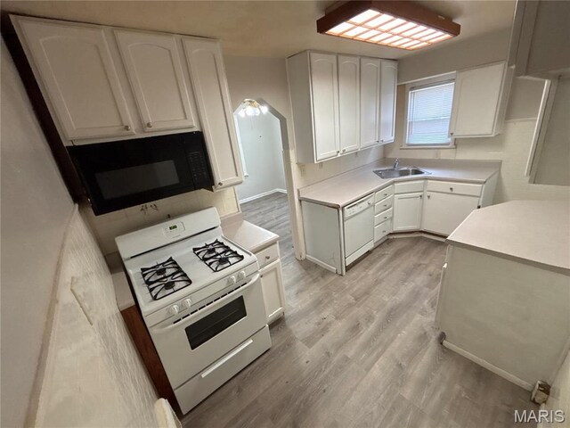 9701 Diamond Dr, Saint Louis, MO 63137 - photo 18