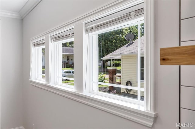 709 Warren St, Farmington, MO 63640 - detailed view of ornamental molding