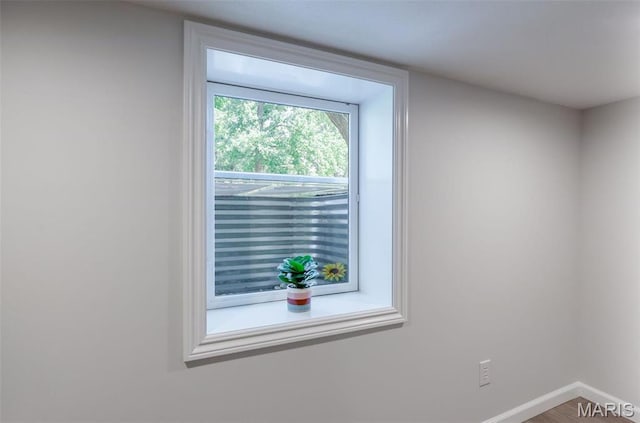 709 Warren St, Farmington, MO 63640 - detailed view of baseboards