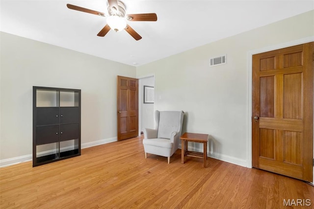 7423 Tulane Ave, Saint Louis, MO 63130 - sitting room featuring light wood finished floors and ceiling fan