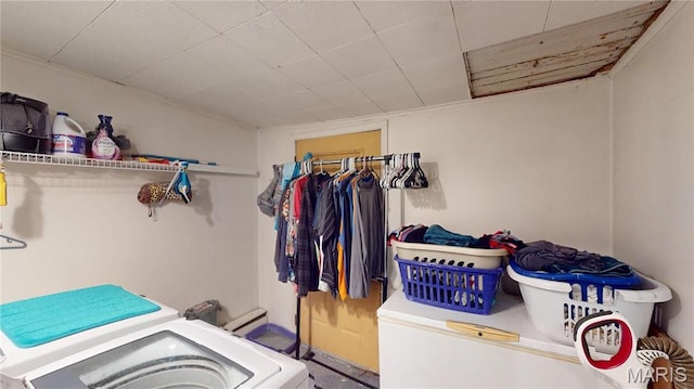 8777 State Route 162, Troy, IL 62294 - laundry room featuring washing machine and dryer