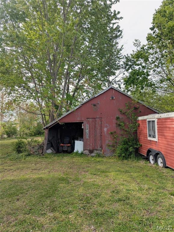 8777 State Route 162, Troy, IL 62294 - view of pole building featuring a lawn