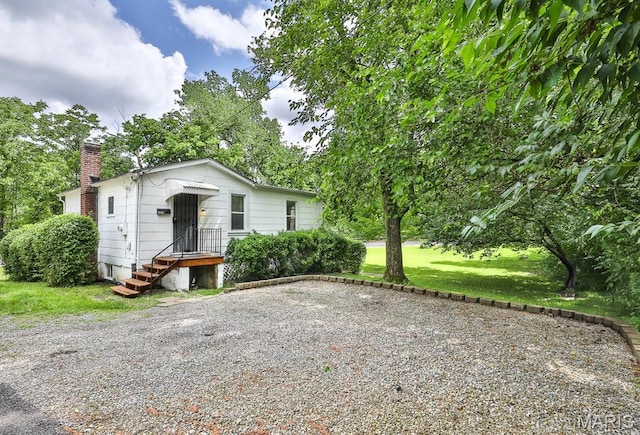 1046 Marshall Ave, Saint Louis, MO 63119 - view of front facade with a chimney