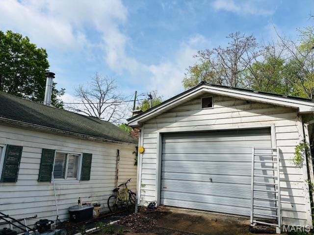 206 1st St, Steelville, MO 65565 - view of detached garage