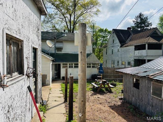 206 1st St, Steelville, MO 65565 - view of yard