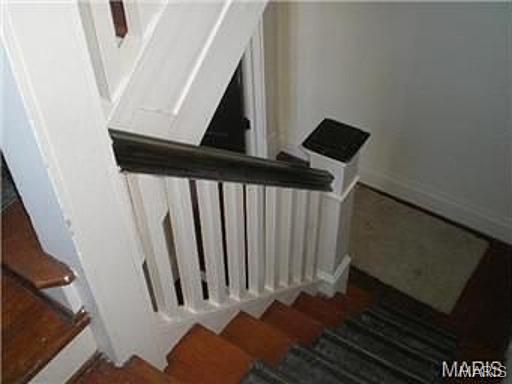 1077 Mccausland Ave, Saint Louis, MO 63117 - photo 4