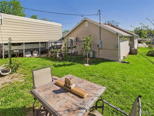 462 Harrison St, Lebanon, MO 65536 - view of yard