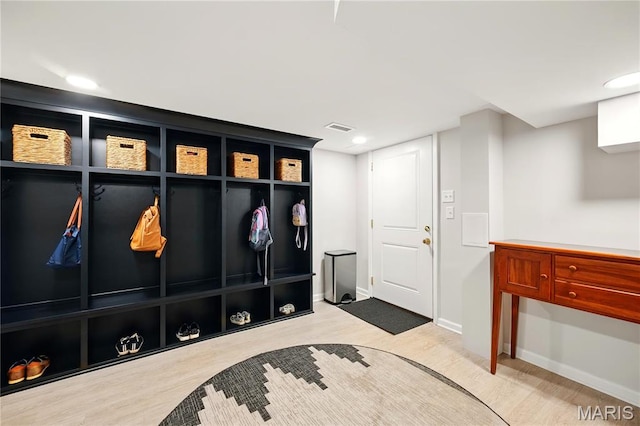 24 Rio Vista Dr, Saint Louis, MO 63124 - mudroom with recessed lighting and baseboards