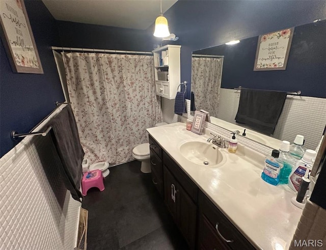 1621 Shurtleff Ct, Alton, IL 62002 - full bathroom with vanity, toilet, and a shower with curtain
