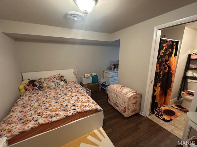 1621 Shurtleff Ct, Alton, IL 62002 - bedroom featuring dark wood-style flooring