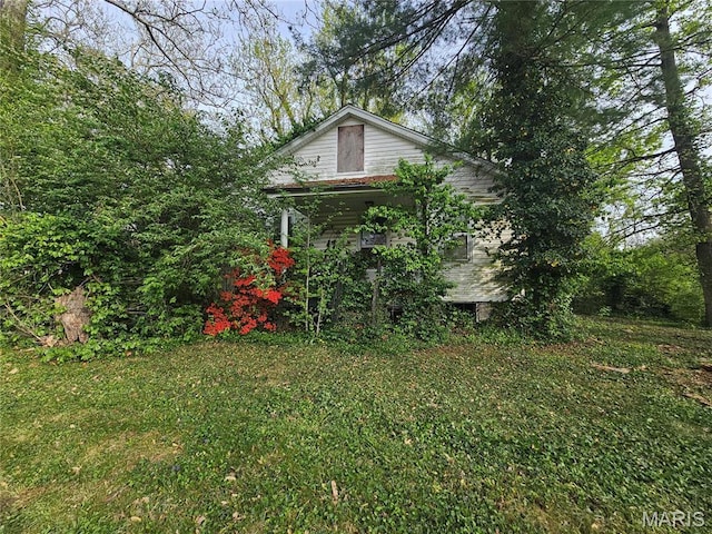 1628 Kemper Pl, Saint Louis, MO 63138 - view of grassy yard