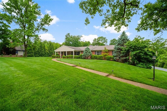 12935 Topping Estates Dr, Town And Country, MO 63131 - view of green lawn