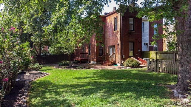1703 Carroll St, Saint Louis, MO 63104 - view of yard with entry steps