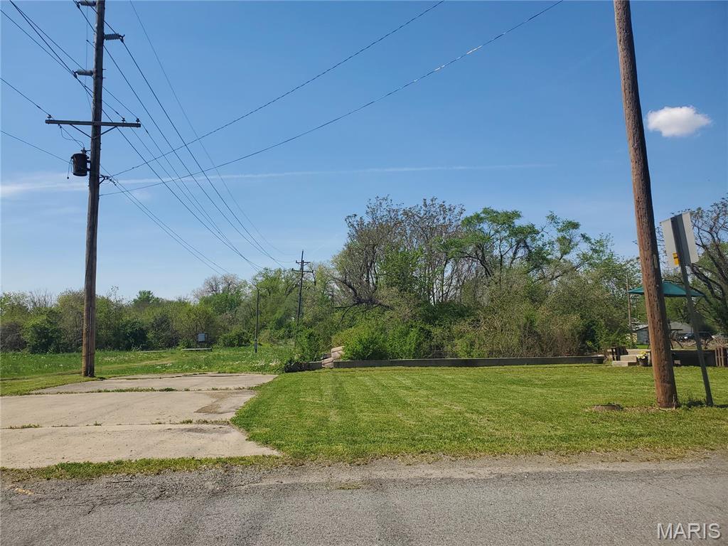 1511 Upper Cahokia Rd, Cahokia, IL 62206 - photo 1