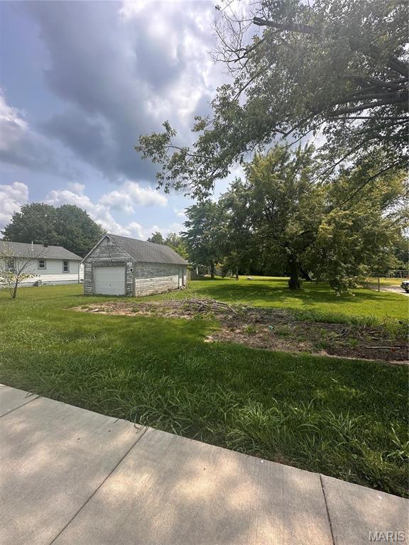 704 Maple St, Farmington, MO 63640