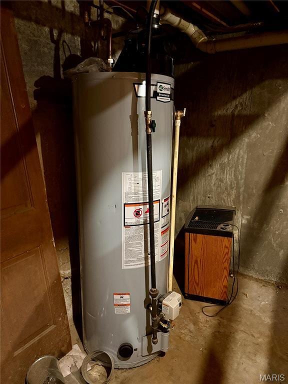 9621 Main St, Altenburg, MO 63732 - utilities featuring water heater